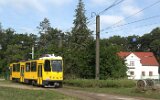 Schienenschleif-Tw 501 aus Frankfurt an der Oder. Im Depot geht es rückwärts auf die Strecke (2026).