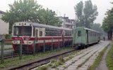 Die Triebwagen MBd1-133 Richtung Sztutowo und  MBxd2-212 Richtung Malbork Kadowo in Nowy Dwr Gdaski (Tiegenhof) am 08. September 1992