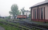 Ein MBd1-Arbeitstriebwagen wird manuell auf dfer Drehscheibe in Nowy Dwr Gdaski (Tiegenhof) am 08. September 1992 in Fahrtrichtung Stegna gedreht